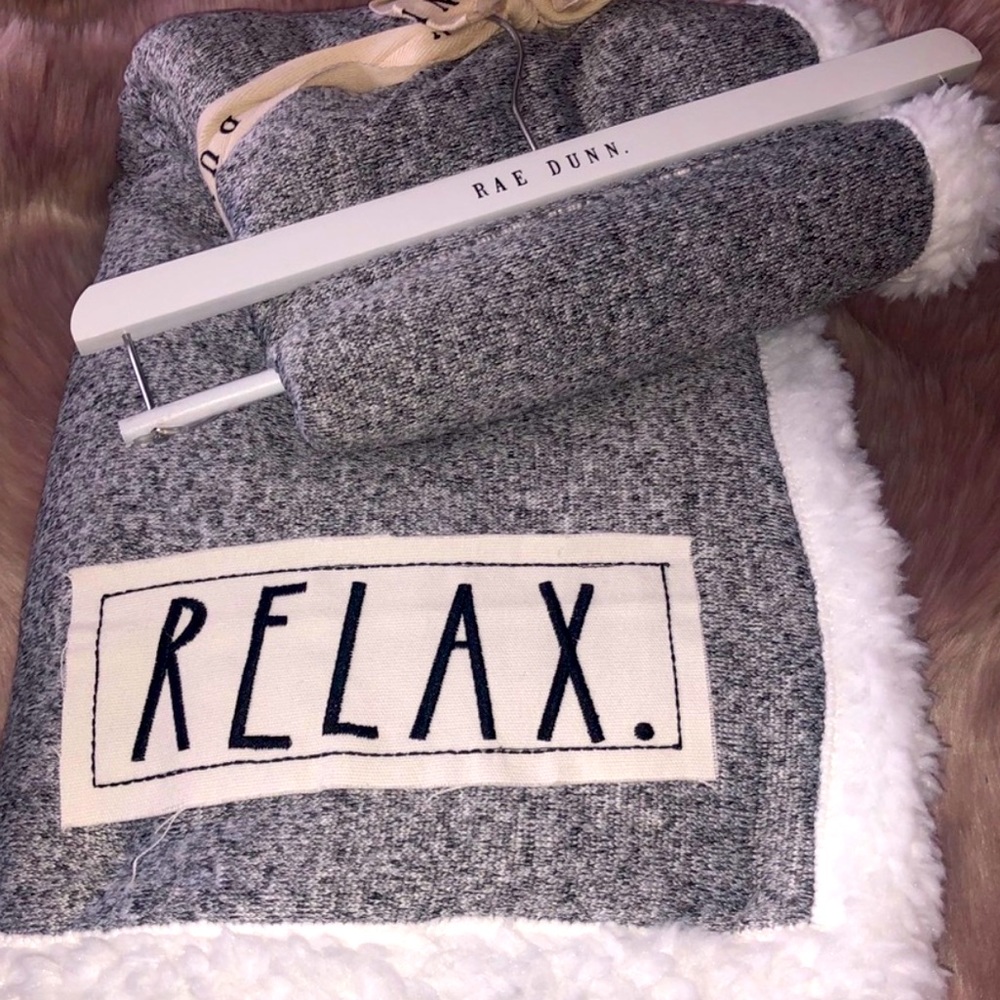 Rae Dunn Knit Throw ‘Relax’